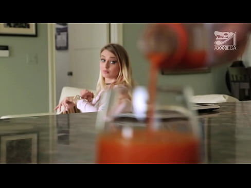 ❤️ Rapariga boazona com mamas grandes e ratas apertadas fica com piça de perdedor, mas muito dura Porno fodido em pt.filmepornonline.ru ️❤