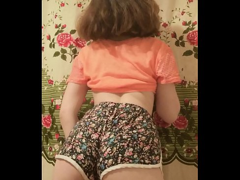 ❤️ Jovem sensual a despir os seus calções para a câmara Porno fodido em pt.filmepornonline.ru ️❤