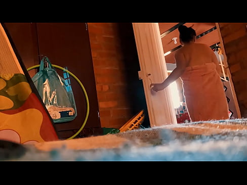 ❤️ O meu tio segue-me no chuveiro, fode-me enquanto tomo um duche. Porno fodido em pt.filmepornonline.ru ️❤