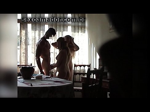❤️ Amigos sexuais convidam um homem gigante e um ménage à trois com ele Porno fodido em pt.filmepornonline.ru ️❤